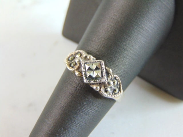 Womens Vintage Estate Sterling Silver Modernist Ring (1 of 3)