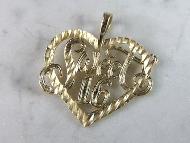 Womens Vintage Estate 14K Yellow Gold Sweet 16 Heart Pendant