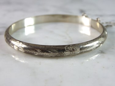 Womens Vintage Estate Sterling Silver Etched Bangle Bracelet