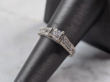 Womens Vintage Estate 14K White Gold Diamond Ring
