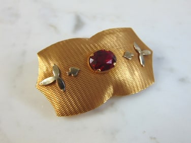Vintage Estate 18K Yellow Gold Ruby Brooch