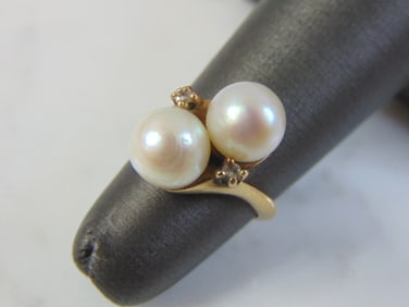 Womens Vintage Estate 14K Gold Ring w/ Pearl & Diamonds