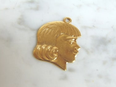 Womens Vintage 14k Gold Silhouette Susan Pendant