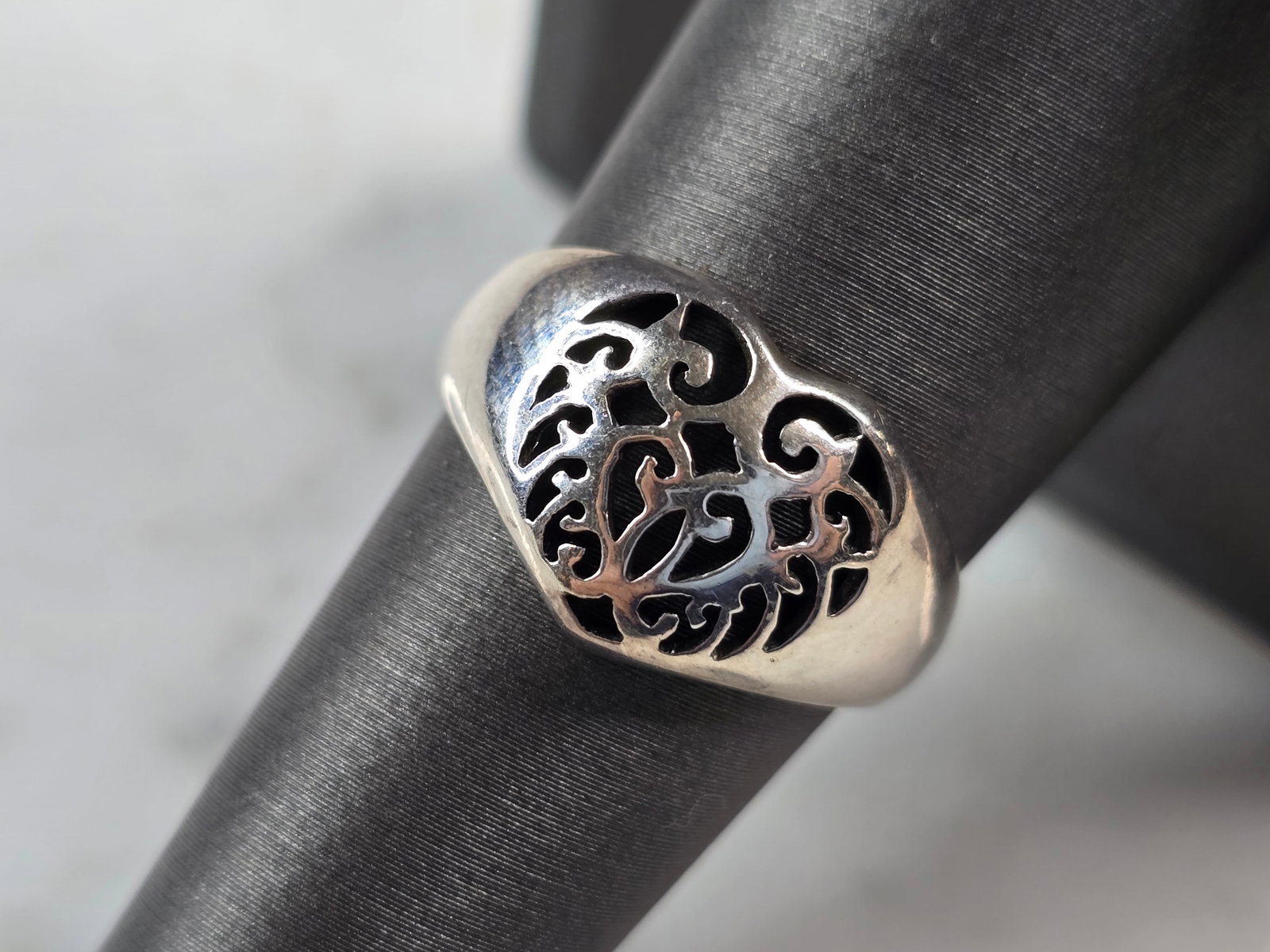 Womens Vintage Estate Sterling Silver Modernist Heart Ring (1 of 5)