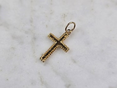 Womens Vintage Estate 14K Yellow Gold Religious Cross Charm Pendant