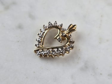 Womens Vintage Estate 10K Yellow Gold Diamond Heart Pendant