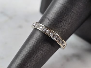Womens Vintage Estate 10K White Gold Diamond Ring