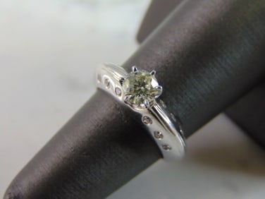 Womens Vintage Estate 14K White Gold Diamond Ring