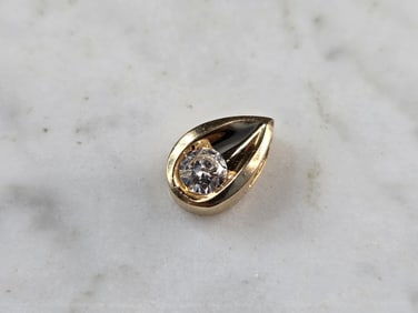 Womens Vintage Estate 14K Gold Tear Drop Diamond Pendant