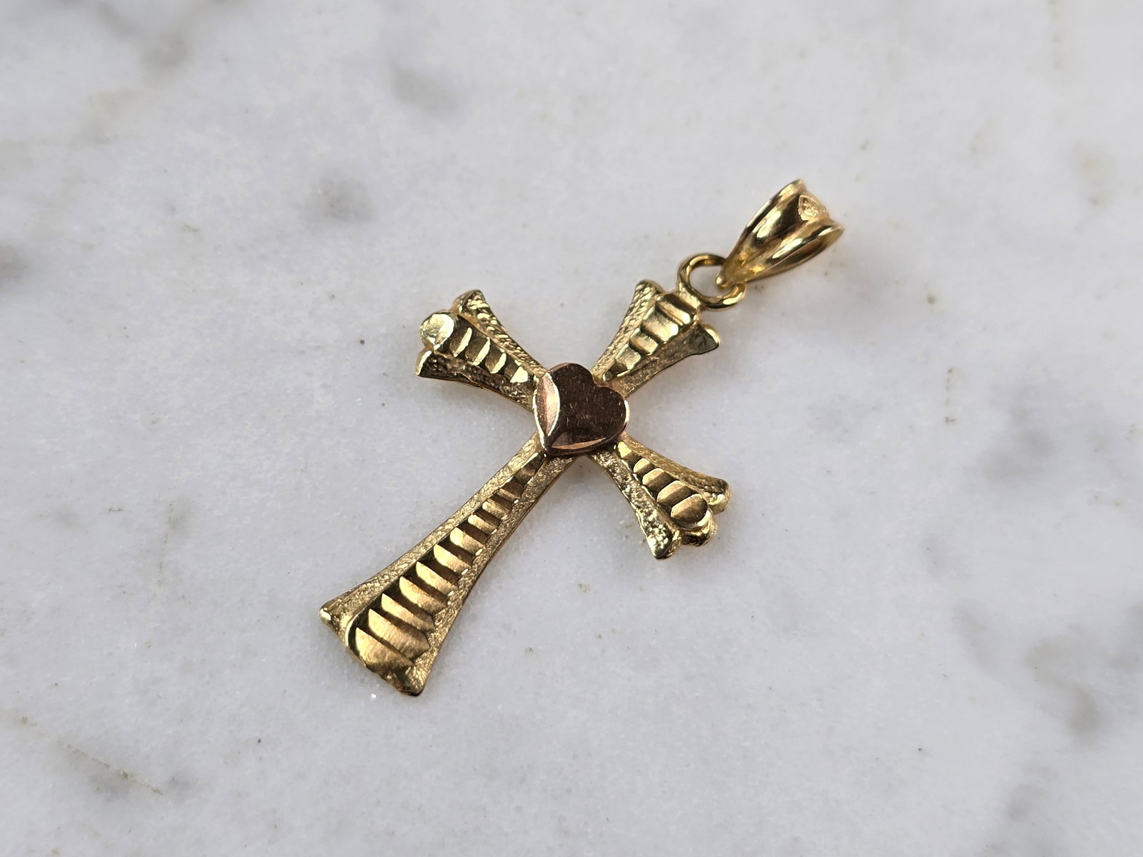 Womens Vintage Estate 14K Yellow Gold Religious Cross Pendant (1 of 3)