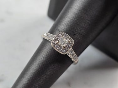 Womens Vintage Estate 14K White Gold Diamond Ring