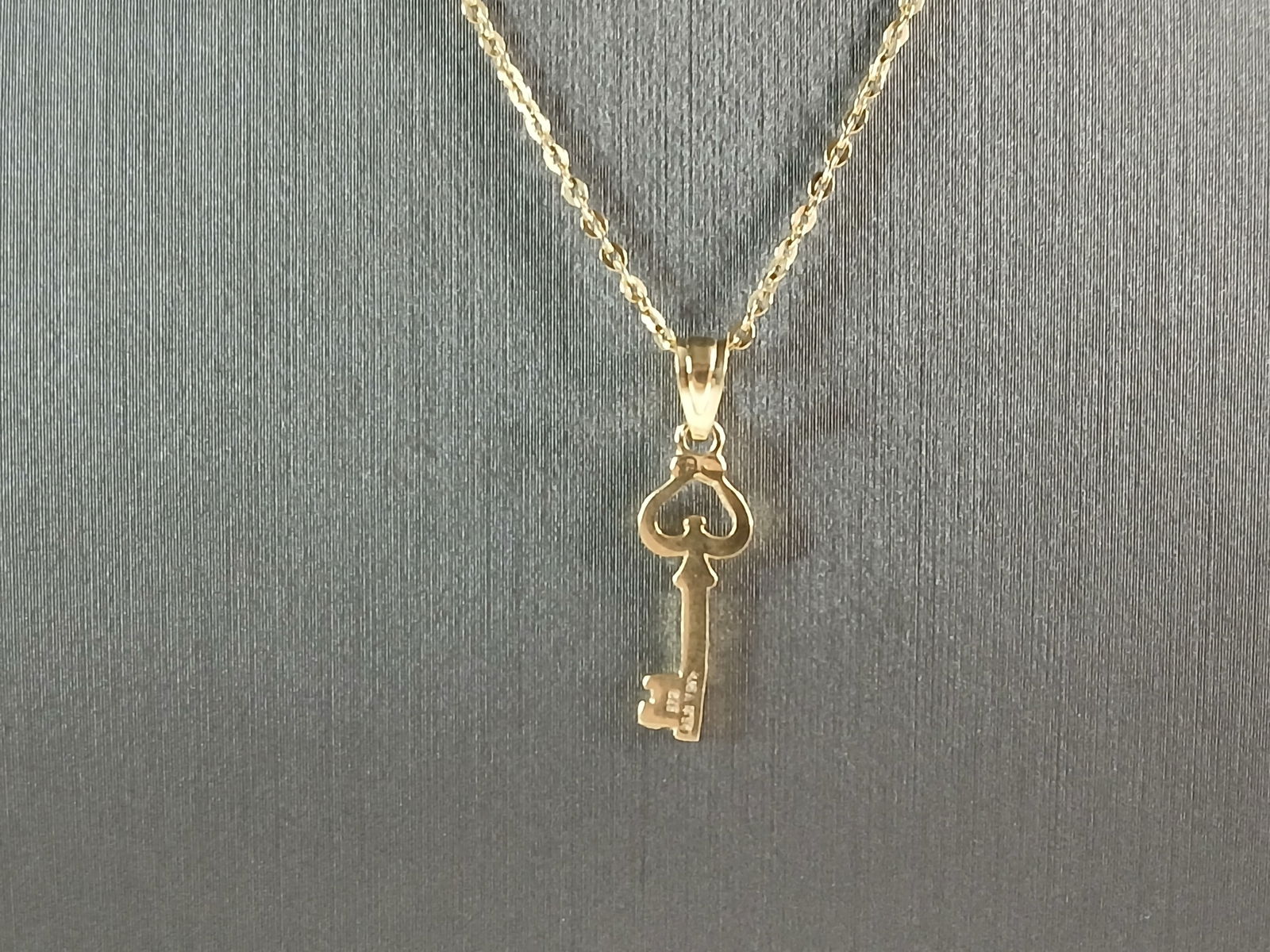 Womens Sterling Silver Gold Tone Key to My Heart Pendant Necklace (1 of 4)