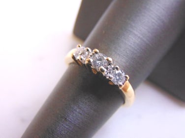 Women's Vintage Estate 14K Yellow Gold Diamond Ring