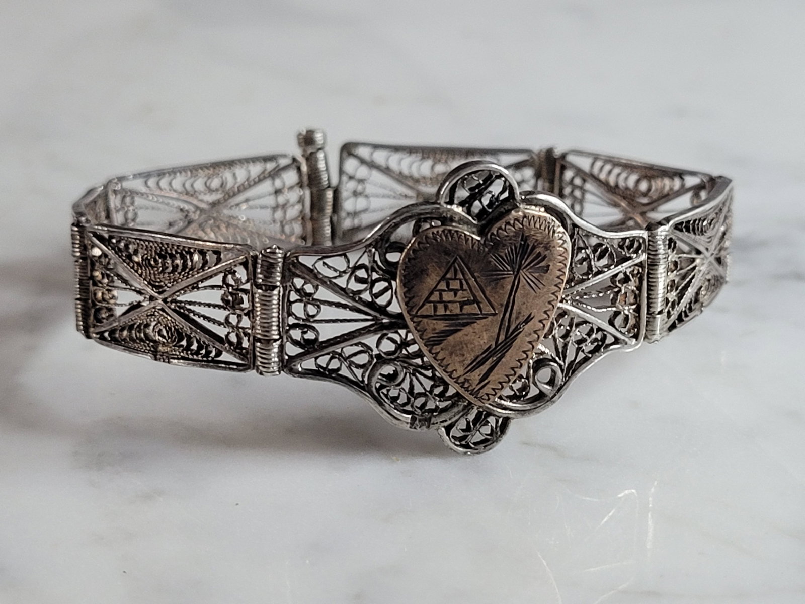 Womens Vintage Estate Sterling Silver Filigree Heart Bracelet (1 of 4)