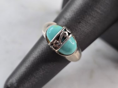 Womens Vintage Estate Sterling Silver Turquoise Ring