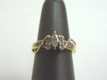 Womens Vintage 14k Yellow Gold Marquise Diamond Ring