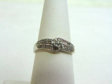 Womens Vintage Estate 14K White Gold Diamond Ring