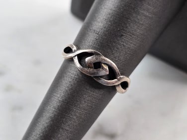 Womens Vintage Estate Sterling Silver Celtic Eternity Knot Ring