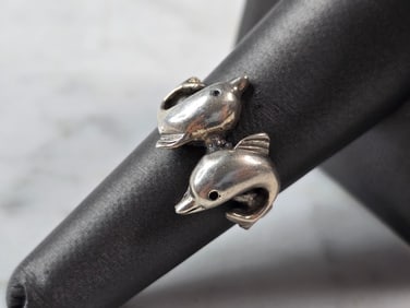 Womens Vintage Estate Sterling Silver Dolphins Ring