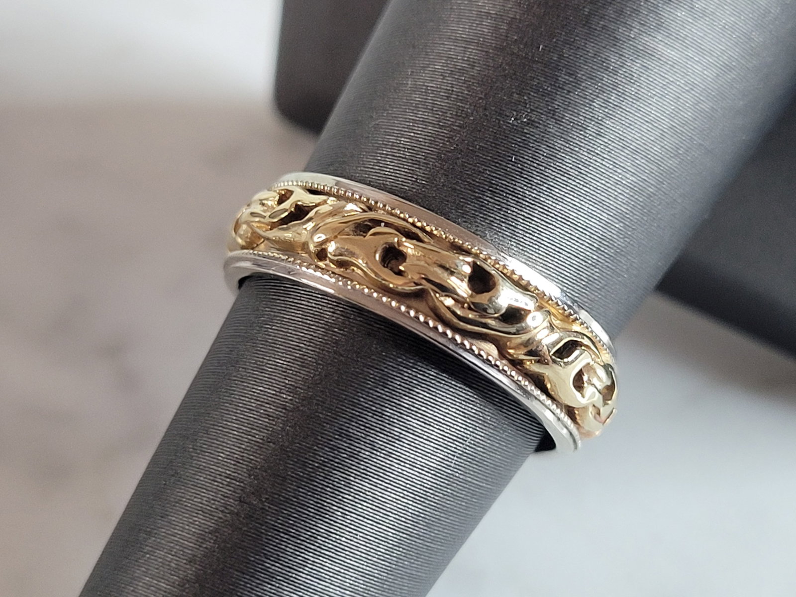 Womens Vintage Estate 14k Mixed Gold Wedding Band Ring (1 of 4)