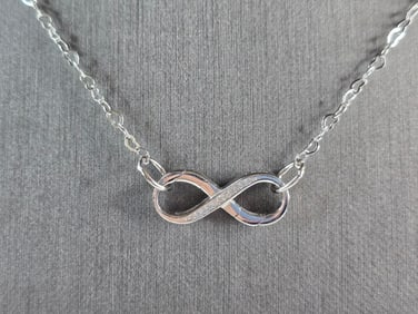 Womens Sterling Silver Hercules Knot Necklace
