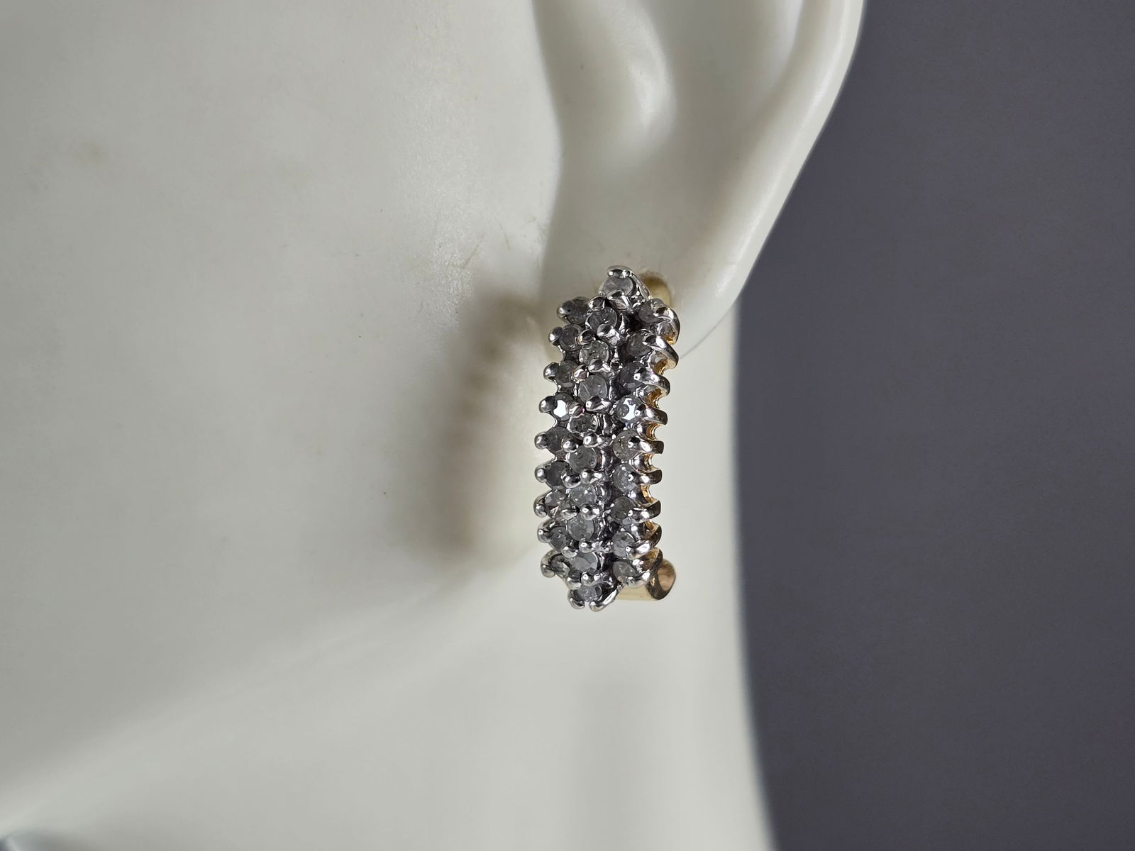 Womens Vintage Estate 10K Yellow Gold Diamond Earrings (1 of 5)