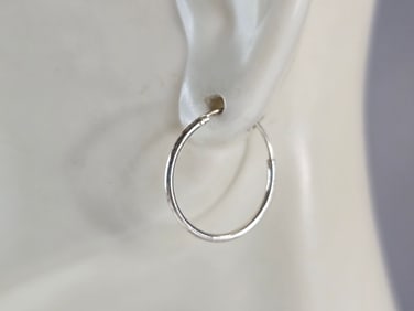 Womens Vintage Estate Sterling Silver Hoop Earrings