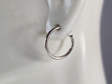 Womens Vintage Estate Sterling Silver Hoop Earrings