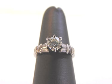 14k White Gold Diamond Engagement Ring