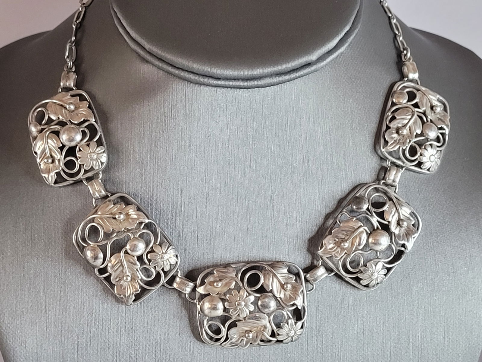 Womens Vintage Estate Sterling Silver Floral Filigree Bib Necklace (1 of 5)