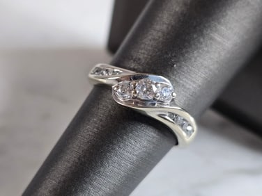 Womens Vintage Estate 14K White Gold Diamond Anniversary Ring