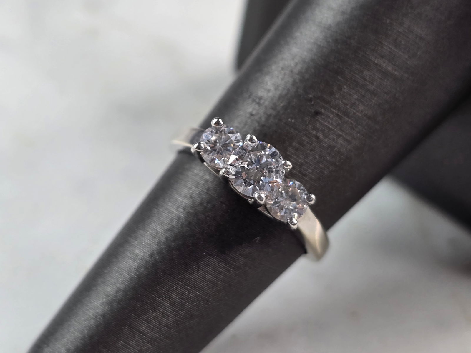 Womens Vintage Estate 14K White Gold Platinum Diamond Ring Magic Glo (1 of 6)