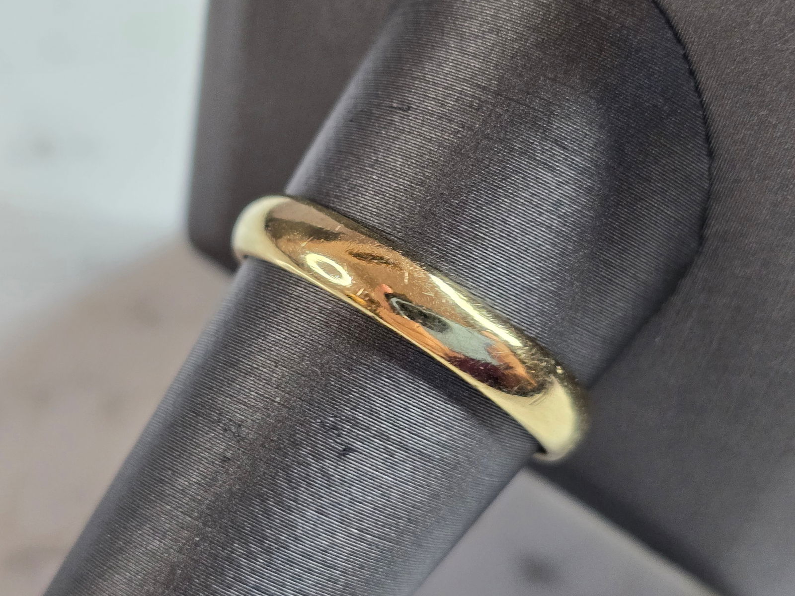 Mens Vintage Estate 10K Yellow Gold Band Wedding Ring (1 of 4)