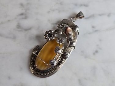 Womens Vintage Estate Sterling Silver Floral Pendant