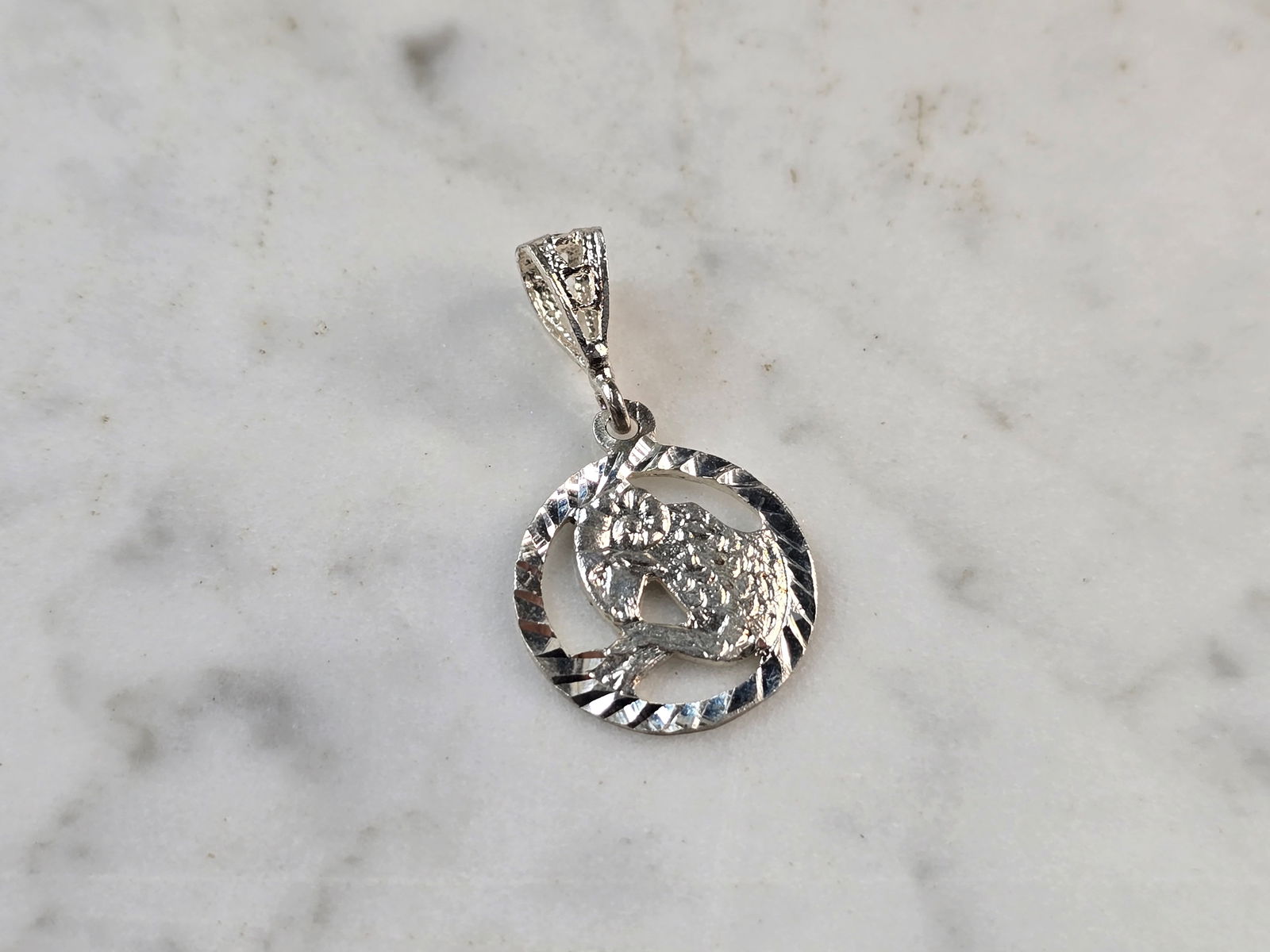 Womens Vintage Estate Sterling Silver Zodiac Aries Pendant (1 of 3)