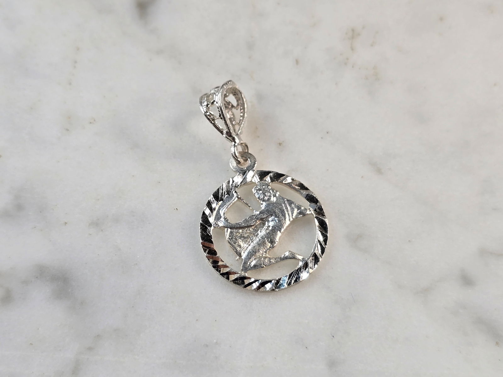 Womens Vintage Estate Sterling Silver Zodiac Sagittarius Pendant (1 of 3)