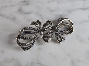 Womens Vintage Estate Sterling Silver Bow Brooch