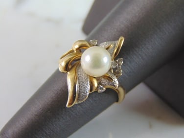 Womens Vintage Estate 14K Gold Pearl & Diamond Ring