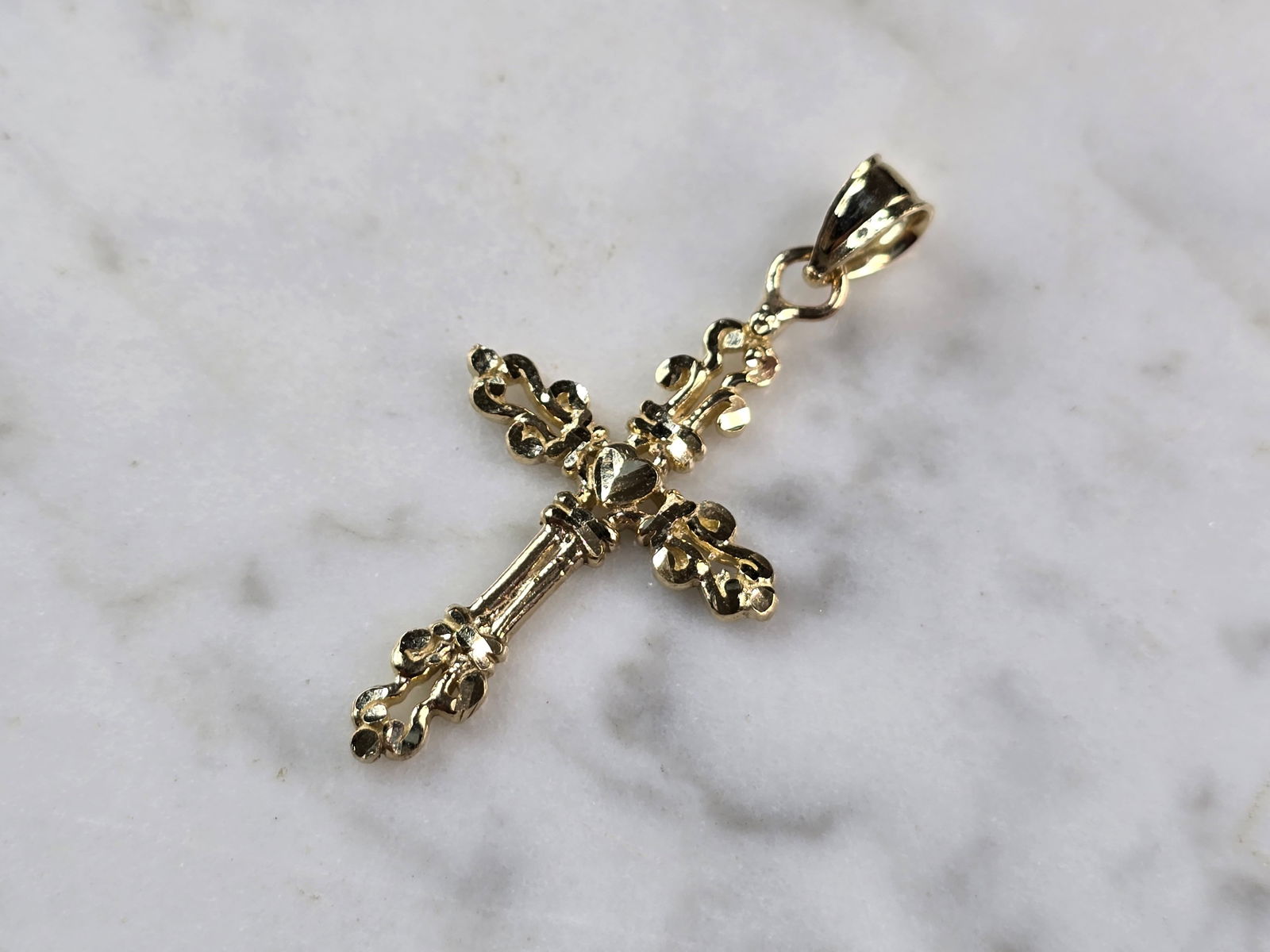 Womens 10k Yellow Gold Religious Crucifix Cross Heart Pendant (1 of 3)