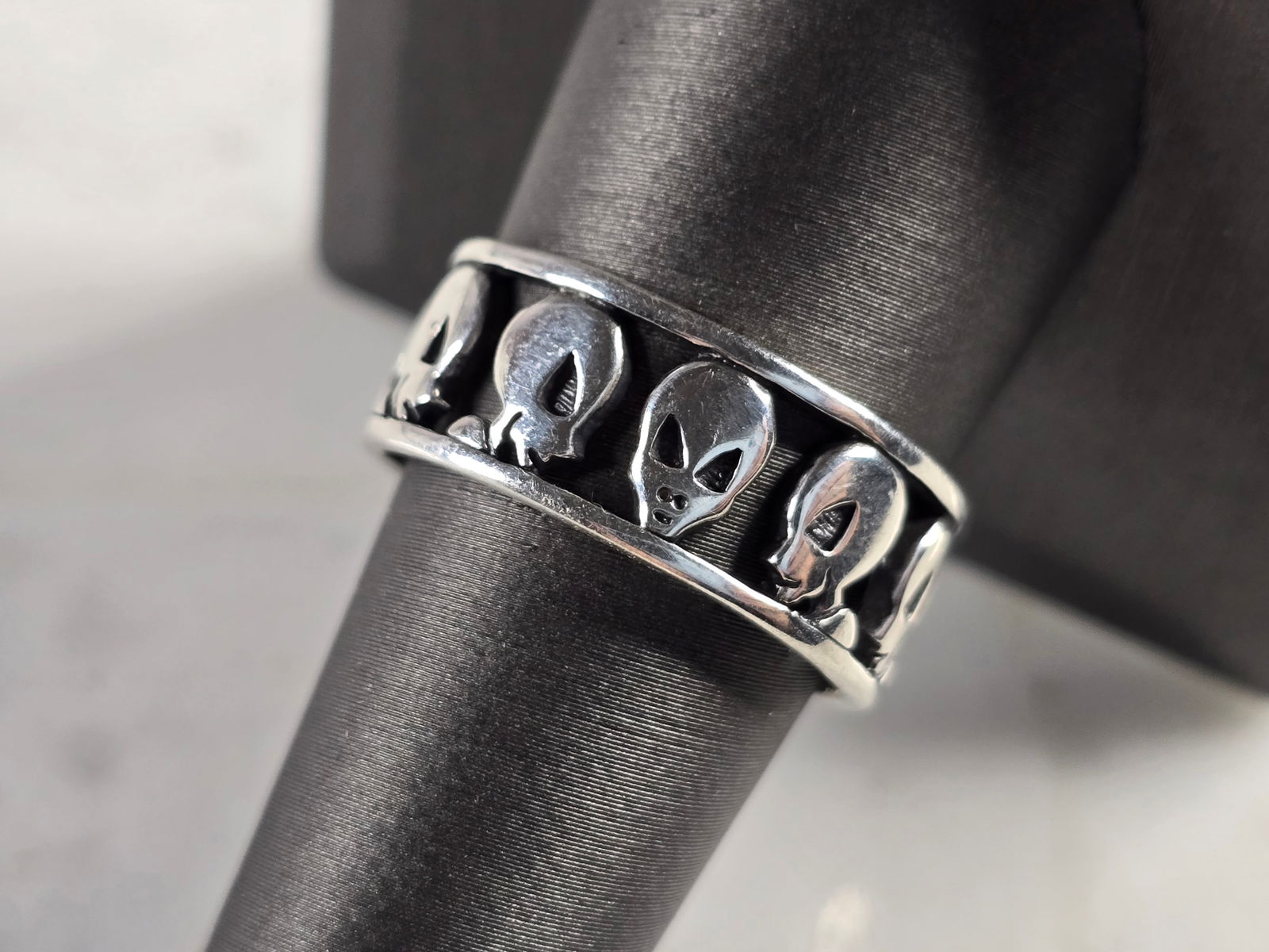 Womens Mens Sterling Silver Alien UFO Ring (1 of 4)