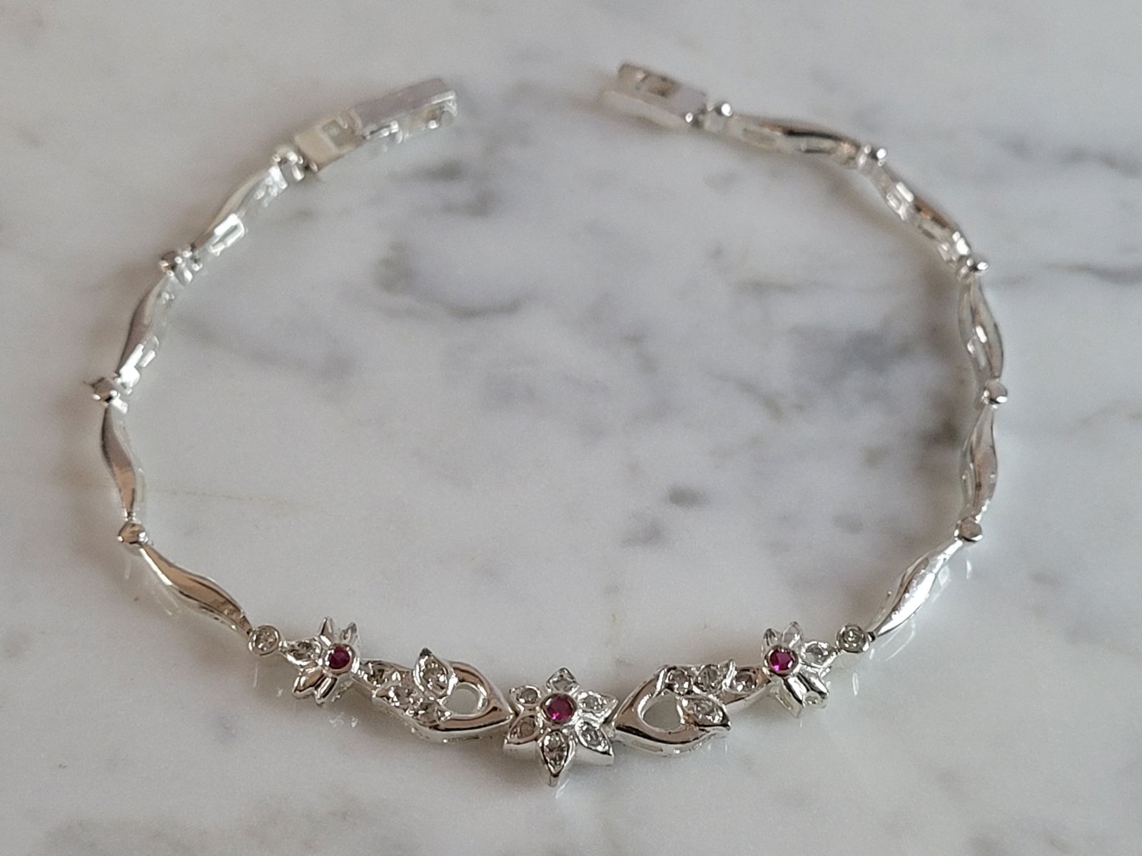 Womens Vintage Estate Sterling Silver Garnet CZ Bracelet (1 of 4)