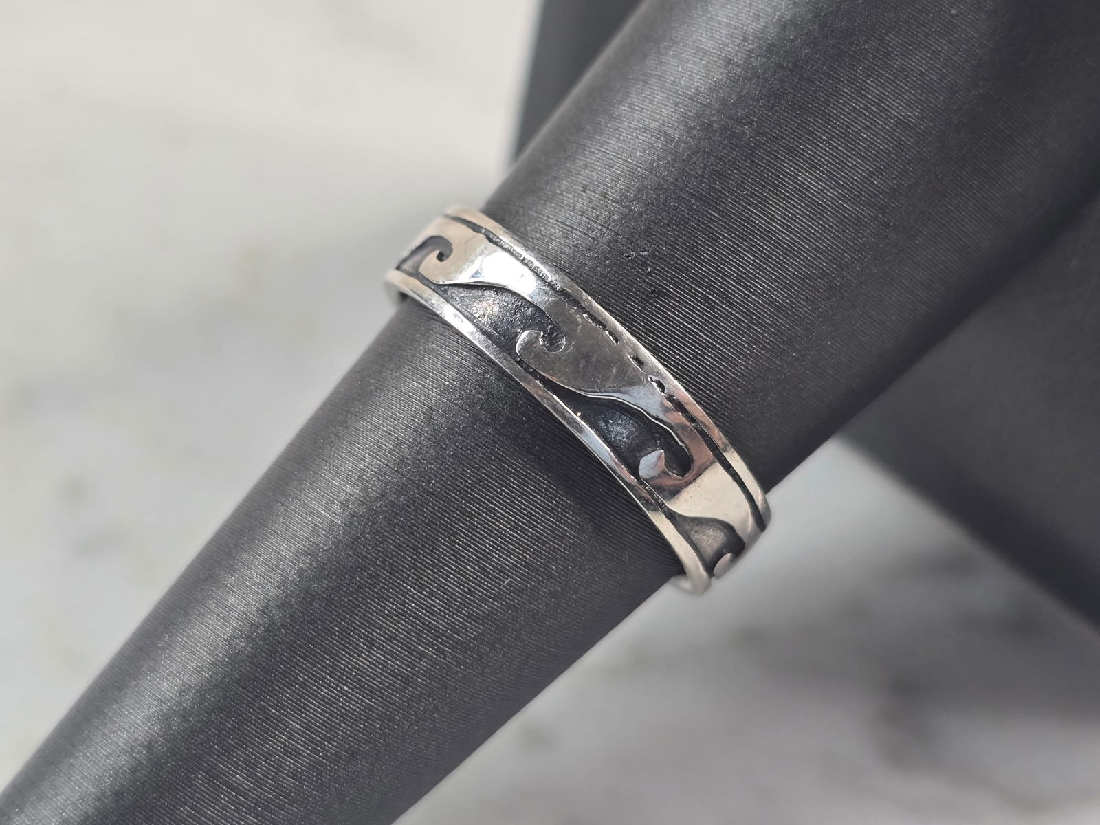 Womens Vintage Estate Sterling Silver Modernist Wave Ring (1 of 5)