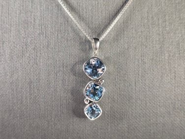 Womens Vintage Estate Sterling Silver Modernist Pendant & Necklace