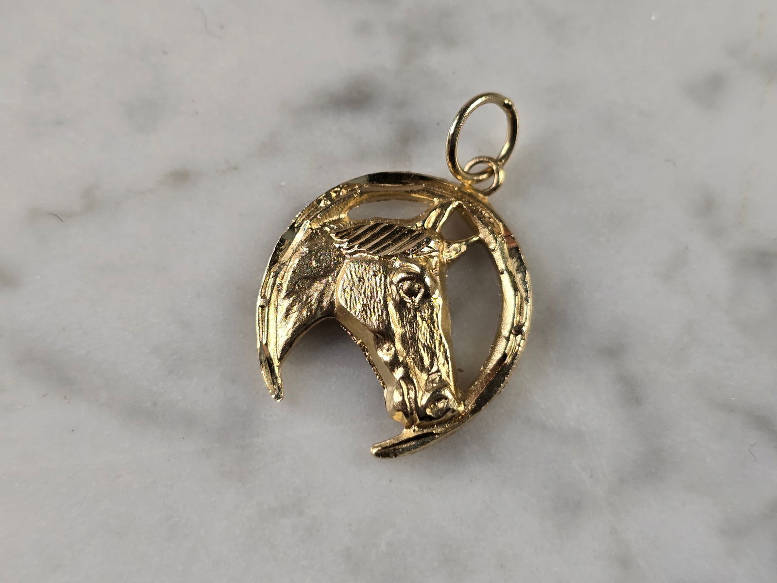 Womens Vintage Estate 14K Yellow Gold Horse Shoe Pendant (1 of 3)