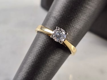 Womens Vintage Estate 18K Yellow Gold Diamond Engagement Ring