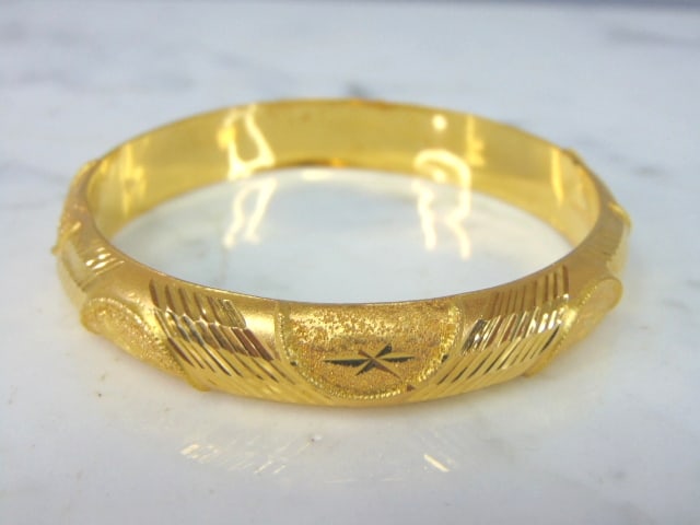 Womens Vintage Estate 22K Yellow Gold Bangle Bracelet (1 of 3)