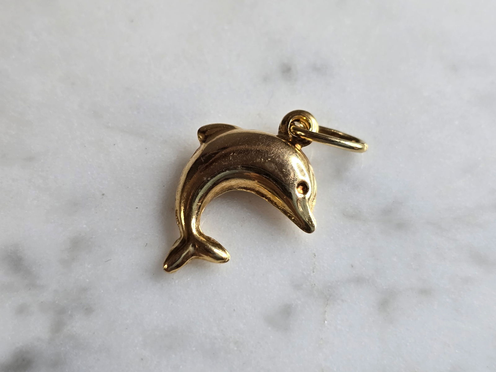 Womens Vintage Estate 14K Yellow Gold Dolphin Pendant (1 of 3)
