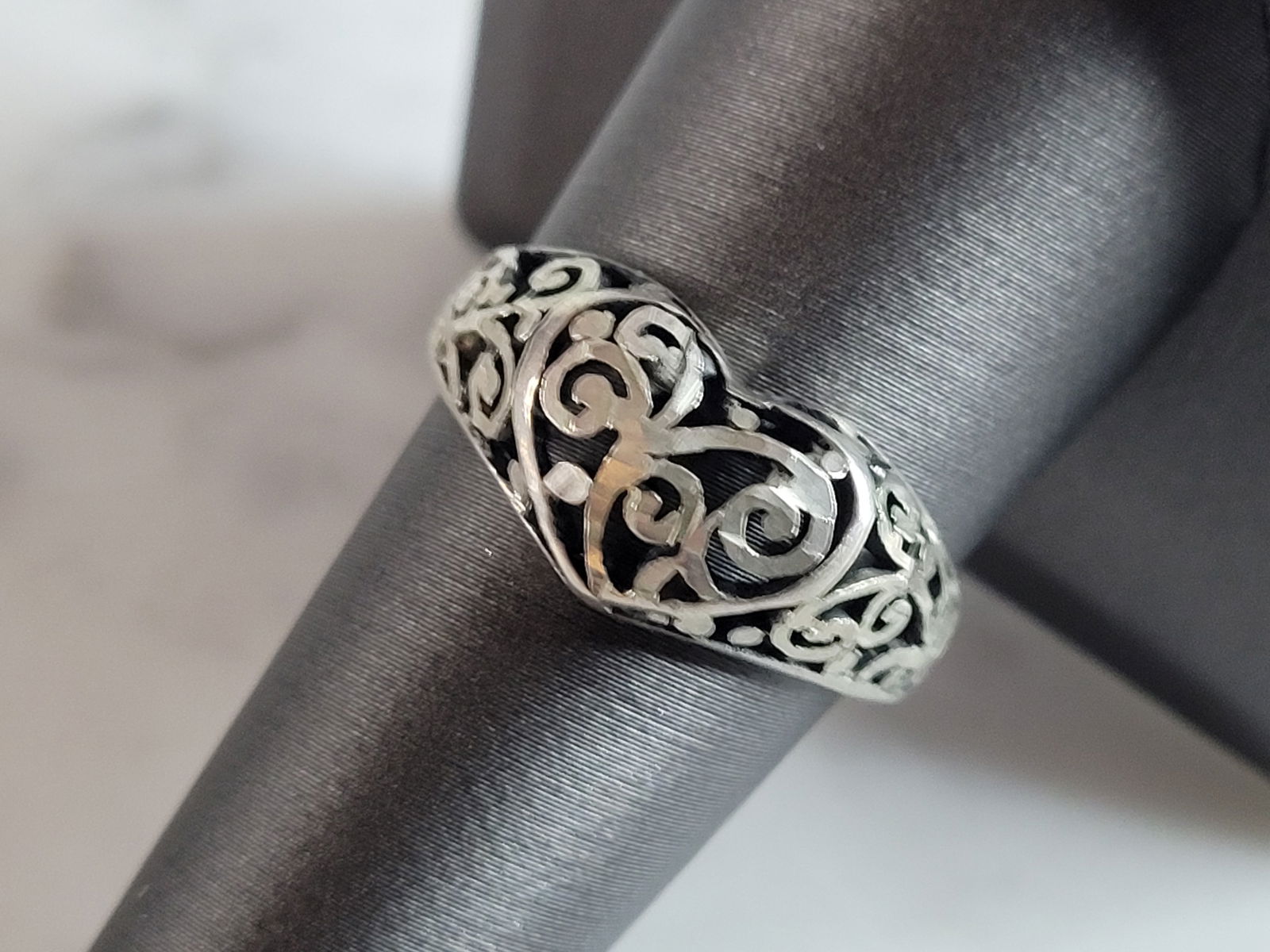 Womens Vintage Estate Sterling Silver Kabana Heart Ring (1 of 6)