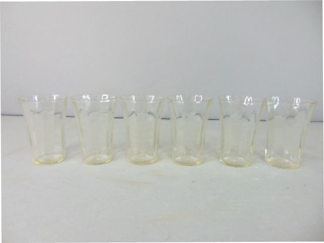 Set of 6 Vintage Etched Glass Cordial Cups (1 of 4)