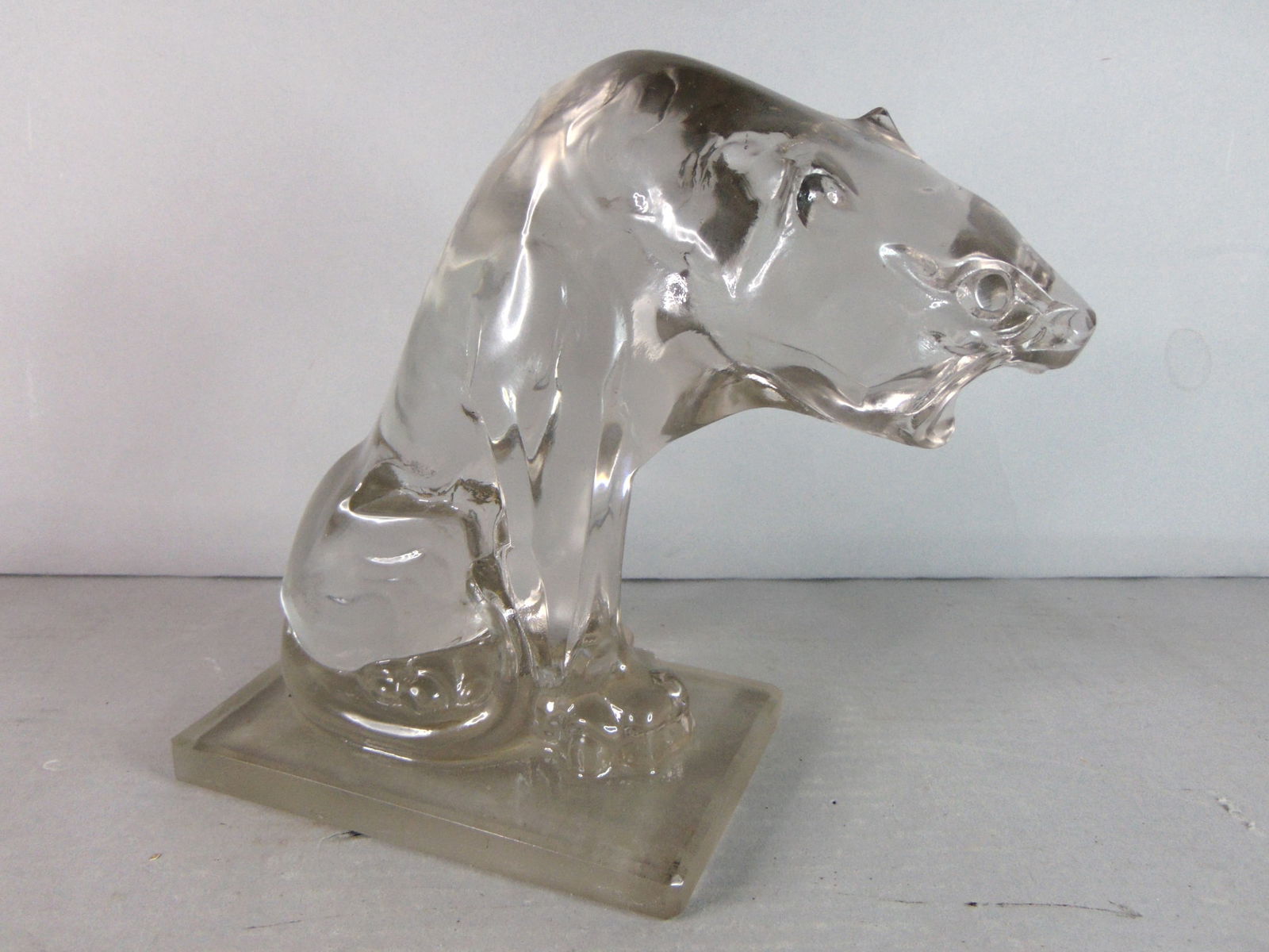 Vintage Decorative Signed Steuben Crystal Lion Figure (1 of 7)